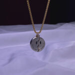 گردنبند فیک اسمایل با پلاک شکسته و زنجیر طلایی کوتاه استیل مدل NK-42