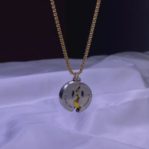 گردنبند فیک اسمایل با پلاک شکسته و زنجیر طلایی کوتاه استیل مدل NK-42