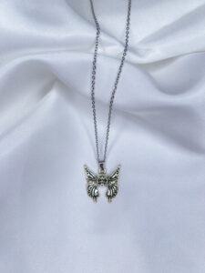 گردنبند پروانه اسکلت مدل NK-73؛ ترکیب جسارت و زیبایی در استایل دارک دخترانه